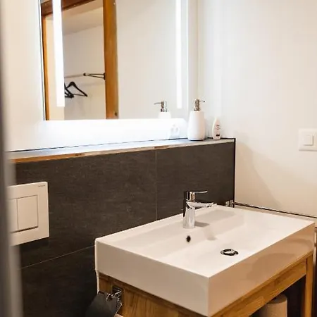 Wunderstay Alpine 403 Centric Balcony/view Апартаменты Давос